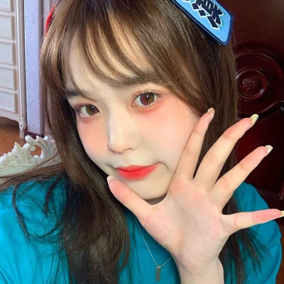 气质简单成熟多人闺蜜女生头像