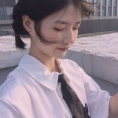 小清新女头/客言.南风/活的太清醒就是件不浪漫的事