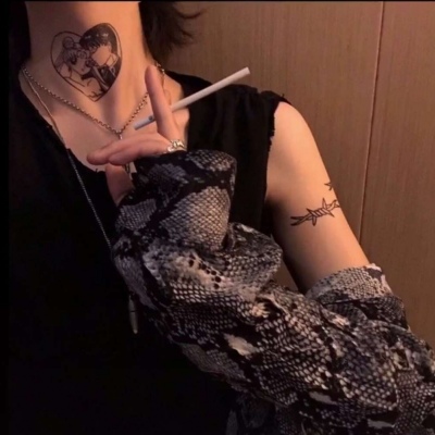 偏爱和沉迷是说不通的道理。