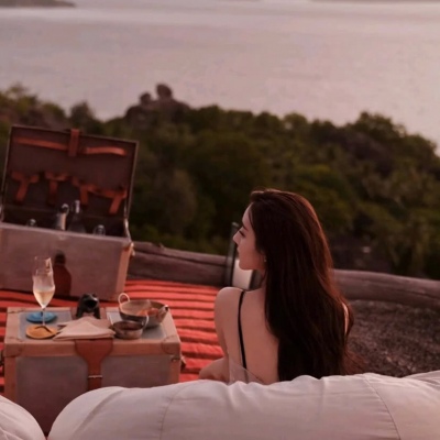 就这样吧！曲终人散，各自安好，互不打扰，爱恨随意。