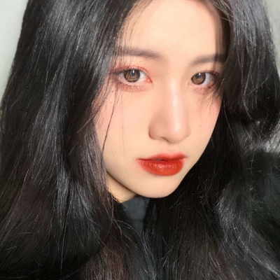 软锦：网红玩网女生头像