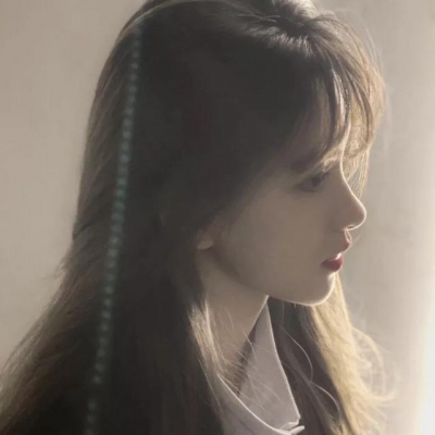 方禾:女生头像/意境/沅有芷兮澧有兰，思公子兮未敢言