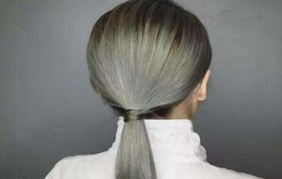 闷青色一般多久掉色