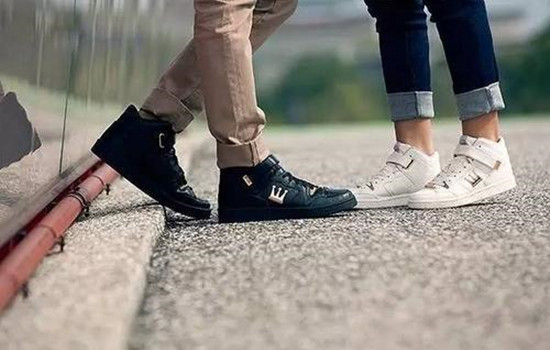 与相亲女生聊天是不是不能太频繁