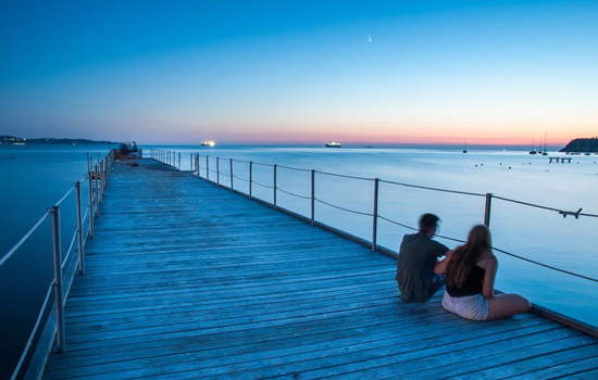 相亲男与别的女生聊天