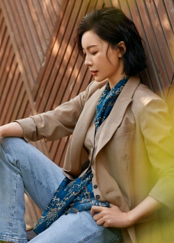 陈数优雅干练高清手机壁纸图片