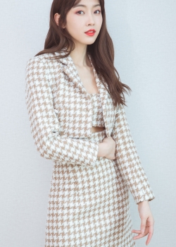 宣璐纹格装高清手机壁纸图片