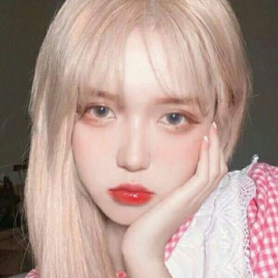 马良蘸着彩虹糖浆画出你。