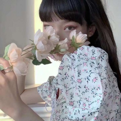 ?你微微侧过脸 像微风带来了夏天/闺蜜头像