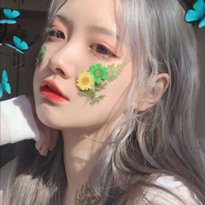 我们永远都是住在自己心里的小小花精灵！