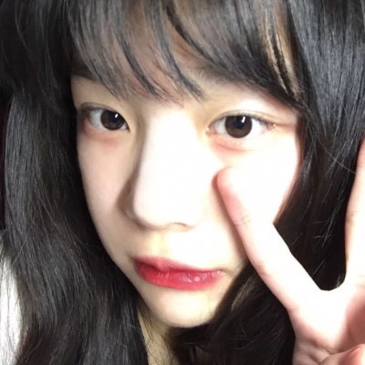 好不容易长大，却弄得遍体鳞伤/女头