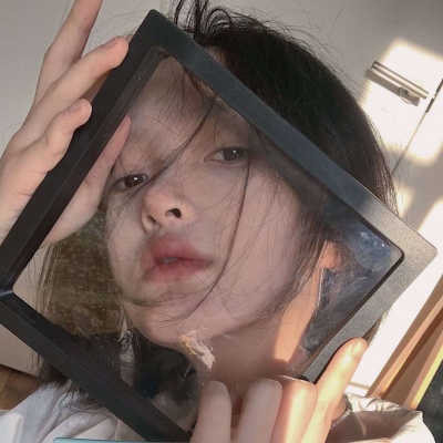 优质时尚微信女生头像 走你走过的路算不算重逢