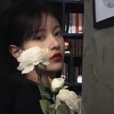 白玫瑰：我足以与你相配