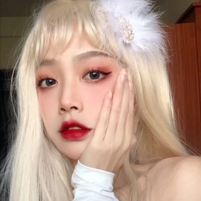 江甜：玩网女头