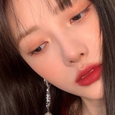 “我最怕那种突然而又不负责任的喜欢 ​​​​​​​​ ​​“