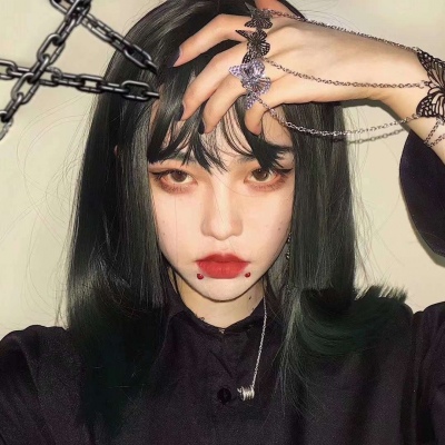 玩网女头/我不是冷血，也不是慢热，只是怕投入太多，离开时会难过。