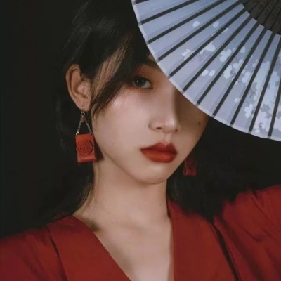 七漆 女头 我只身前行，却仿佛带着一万雄