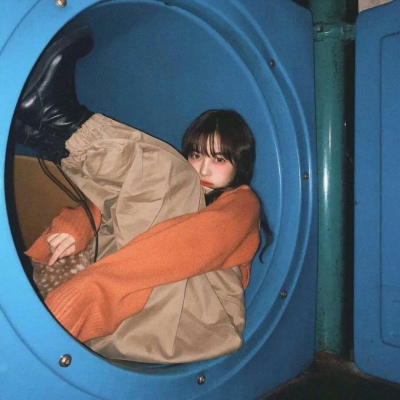 阿书：复古搞怪气质女头。