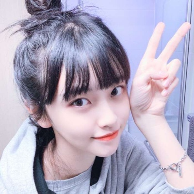 宋知意/魅力优质时尚四人女生可单用闺蜜头像  被爱好似有靠山