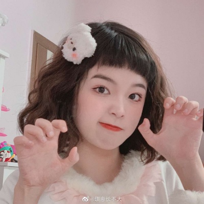 安全感是什么？ 就是在上学快迟到的时候， 在路上碰到同班同学~