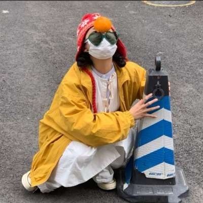 可可爱爱没脑袋抱图dd