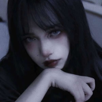 江眠：个性时尚气质女生头像