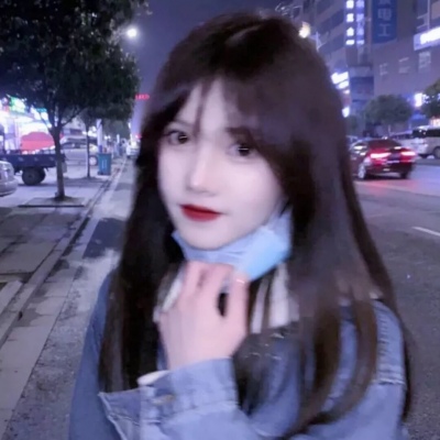 少女的眼里应该满是清明大意与温柔.