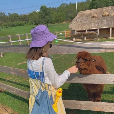 沈川/多风格女生头像/世不遇你，生无可喜