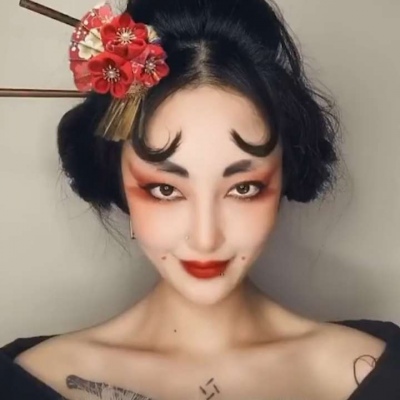 顾夕辞./我与春风皆过客，你携秋水揽星河.