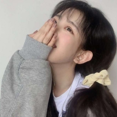 “你发的头像怎么样”   “高冷，可爱，你喜欢的”