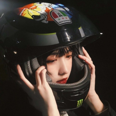 真人女生头像‖盛夏白瓷梅子汤  碎冰碰壁当啷响