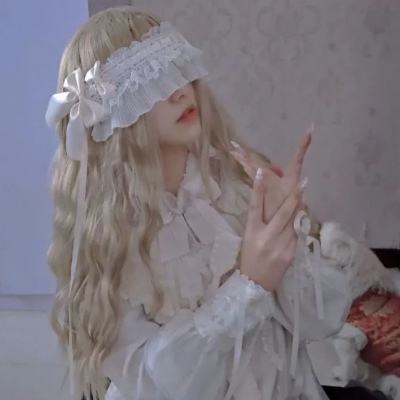 曦曦  女生头像头像 | 和发光的人在一起，慢慢地你也会发光