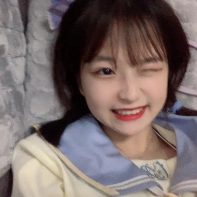 阿熙 月亮在水面上发光而我在爱你