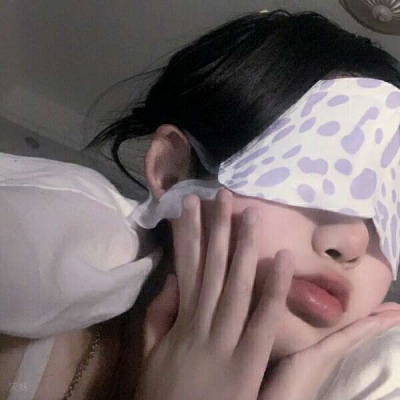 顾吟：可可爱爱。