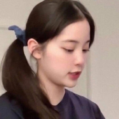 客桥.干净温柔夏日专用唯美女头 希望这个夏天有惊喜有人陪我吹晚风.