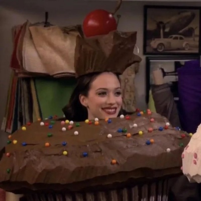 闺蜜头像/要一起成为可爱的老太太 ，80多岁坐在轮椅上看帅哥的那种~