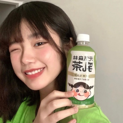 搞怪可爱女头/你要是透过我的眼睛看世界，那么山水温柔你也温柔。