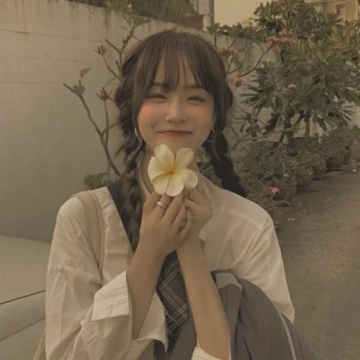 森系落寞女生头像 唯你清丽