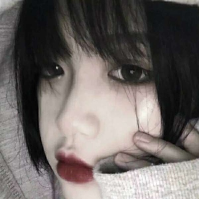 男生永远也不知道女生的背后，夜晚躲在被窝里哭，早上确又装作啥也没有