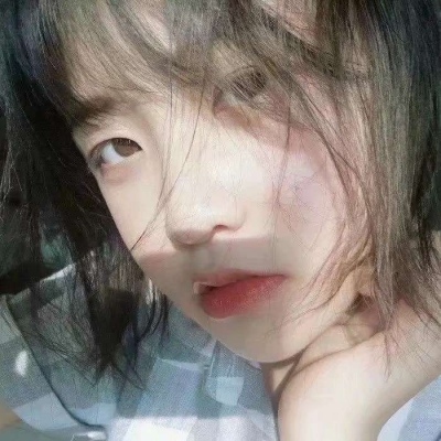 女/心怀浪漫宇宙  也珍惜人间日常