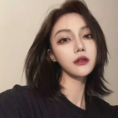 苏荷：女生御姐头像