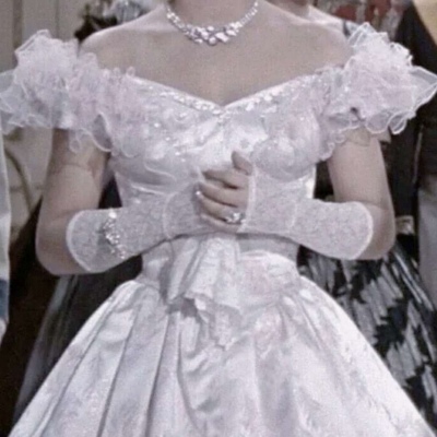 雪梨 神仙气质意境温柔女头/总有一个男孩子看向你的眼神是化不开的温柔.