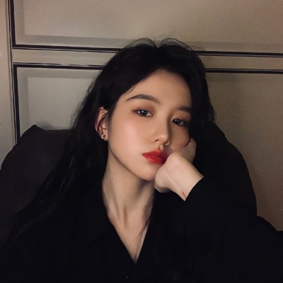 又飒又好看的女生头像:)