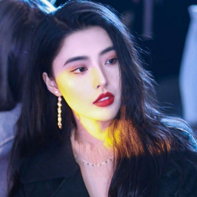 女生气质魅力复古风头像