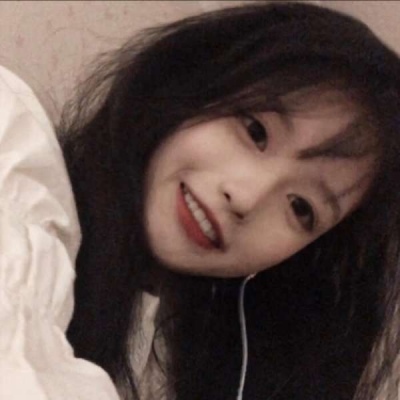 “要开心啊，因为永远有人会时常陪着你”影子微笑着对我说