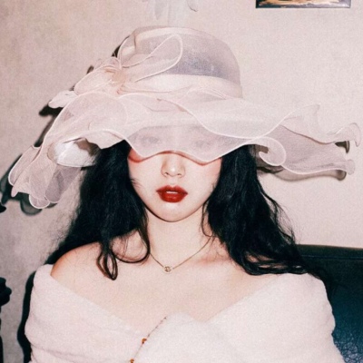 ins风女头Ⅰ享受这份时间放慢的惬意Ⅰ沈嘉木(图源网络)