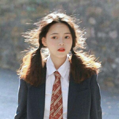 四人闺头可爱搞怪好康