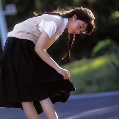 三千世界鸦杀尽，与君共枕到天明。