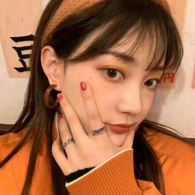 女生头像/少年的肩应担起草长莺飞和清风明月 