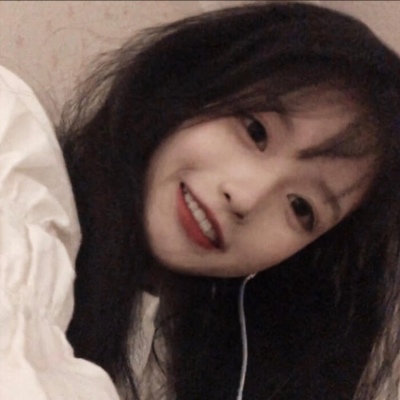 女生头像/撒娇是察觉到了被偏爱的可能”